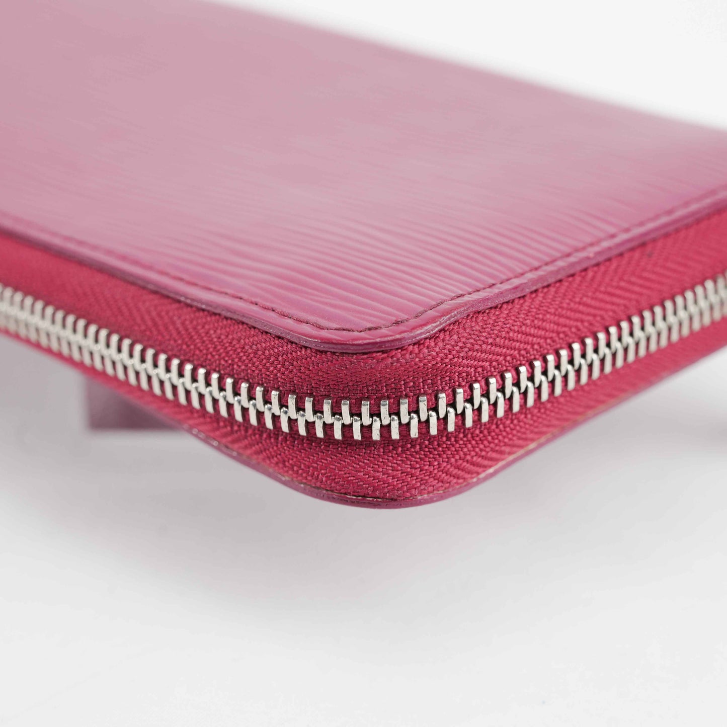 Louis Vuitton Zippy Wallet in Fuchsia Epi Leather
