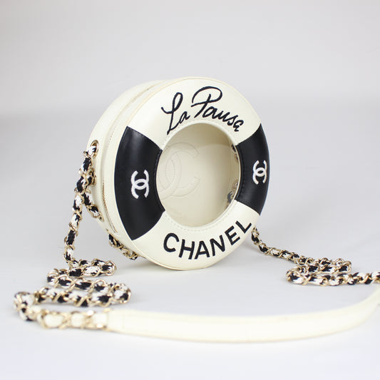 Chanel Cruise Collection “La Pausa” Lifesaver Round Crossbody Bag – White & Black Lambskin – ca. 2019