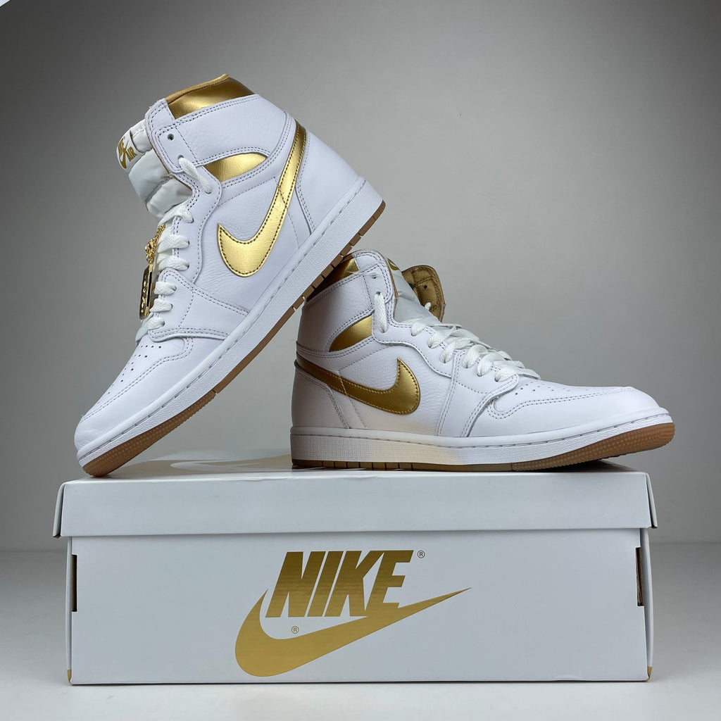 Nike Jordan 1 Retro High OG Metallic Gold (Women's) - EU 42.5/UK 8/US 10.5/CM 27.5