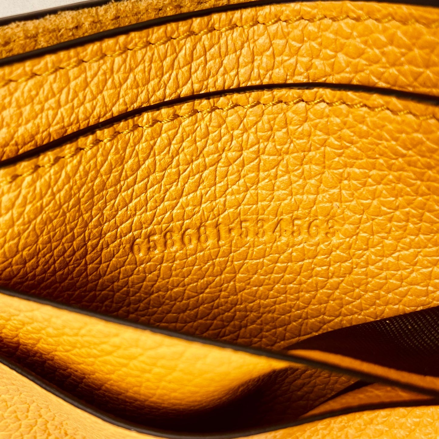 Gucci Logo Bi-fold Leather Wallet - Japan exclusive