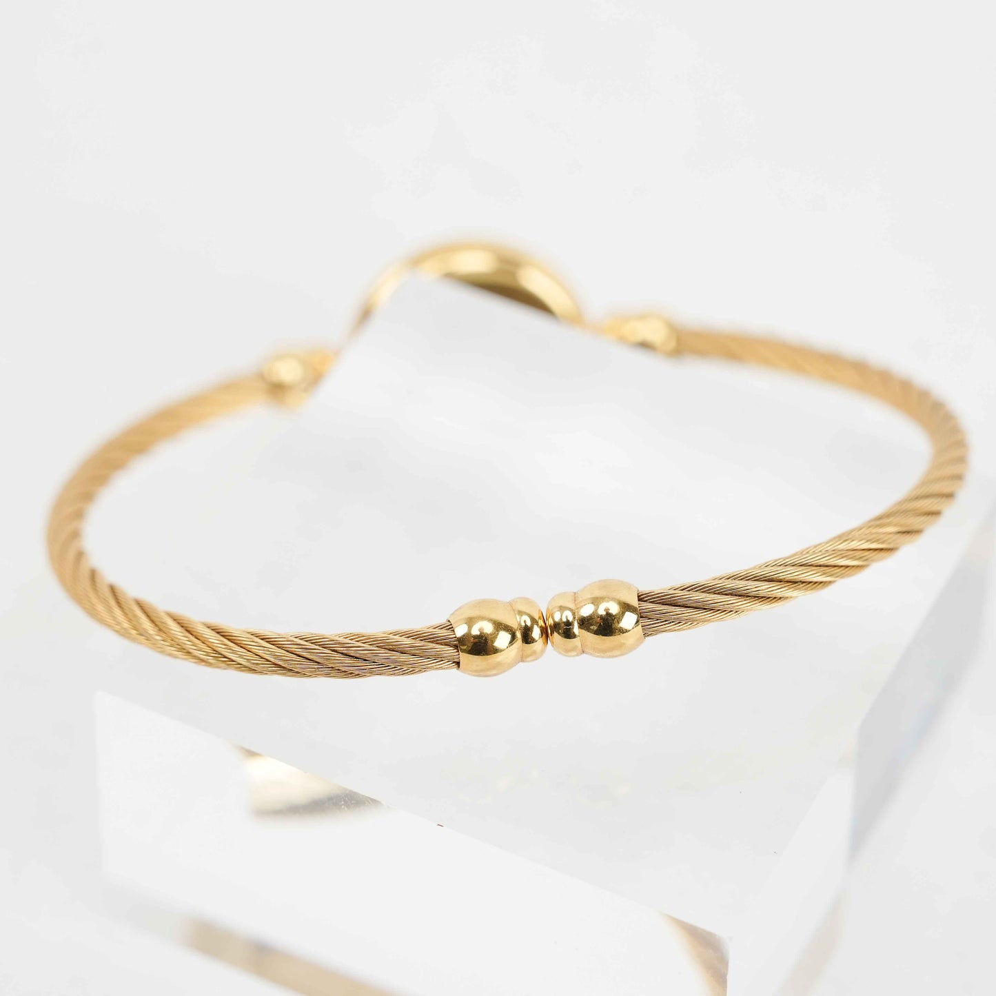 Gucci Vintage Cable Bangle Watch – Swiss Quartz – 1980s/1990s