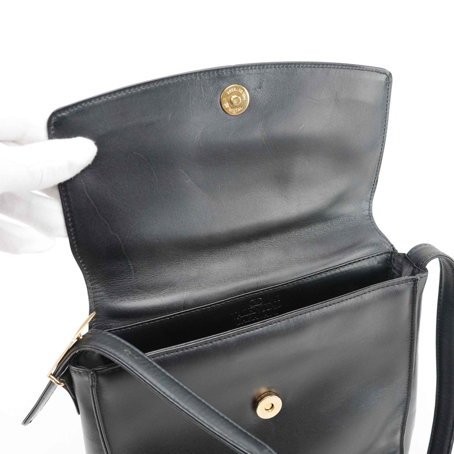 Valentino Garavani – Vintage Shoulder Bag in Black Leather