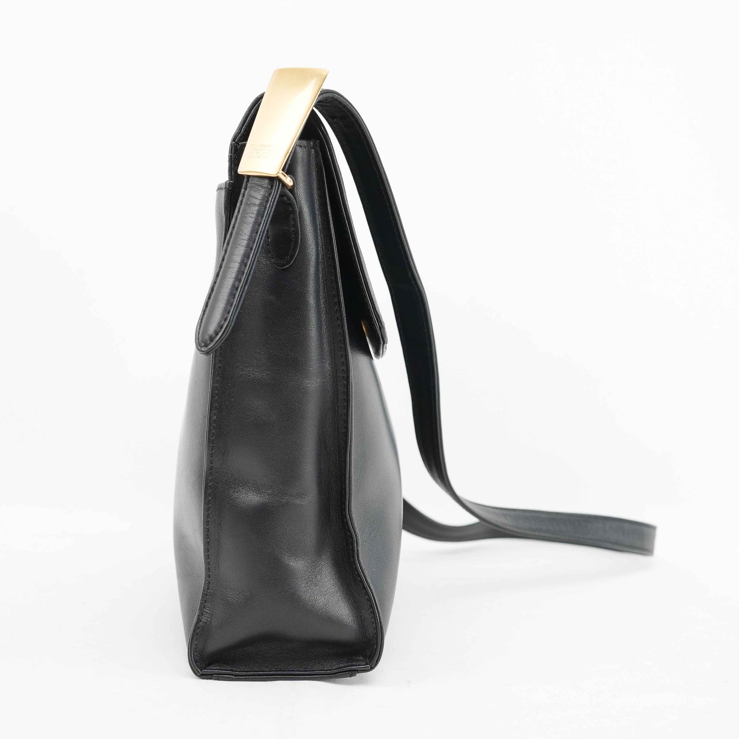 Valentino Garavani – Vintage Shoulder Bag in Black Leather