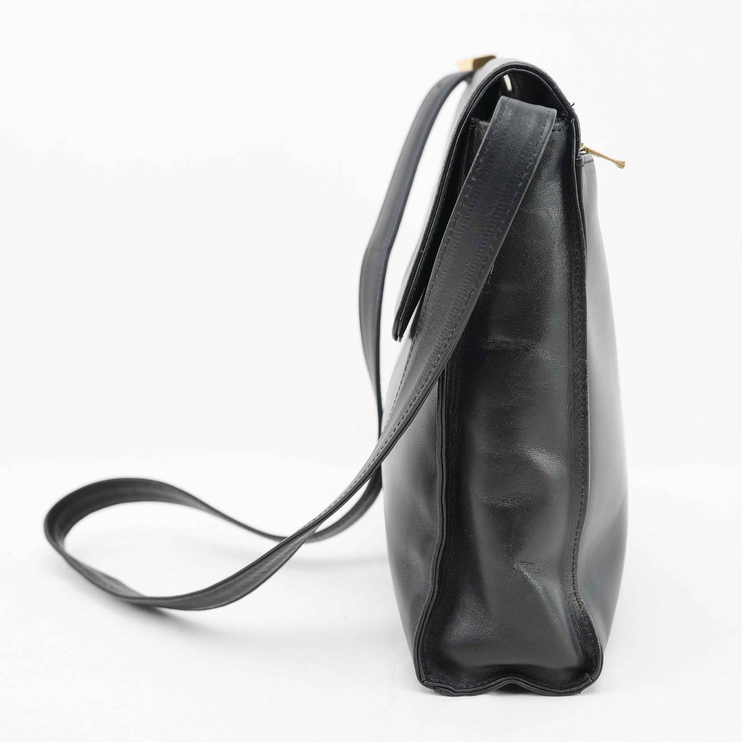 Valentino Garavani – Vintage Shoulder Bag in Black Leather