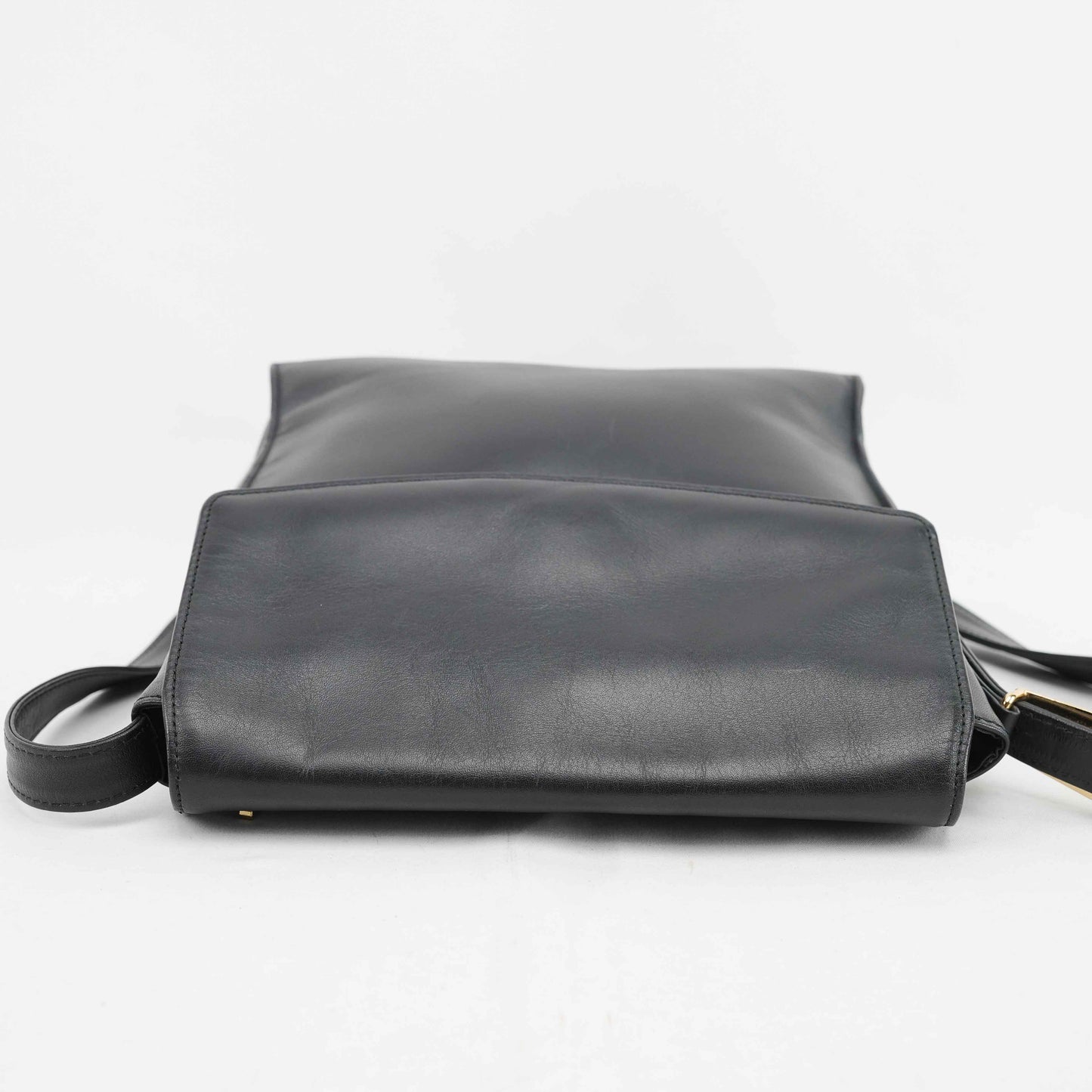 Valentino Garavani – Vintage Shoulder Bag in Black Leather