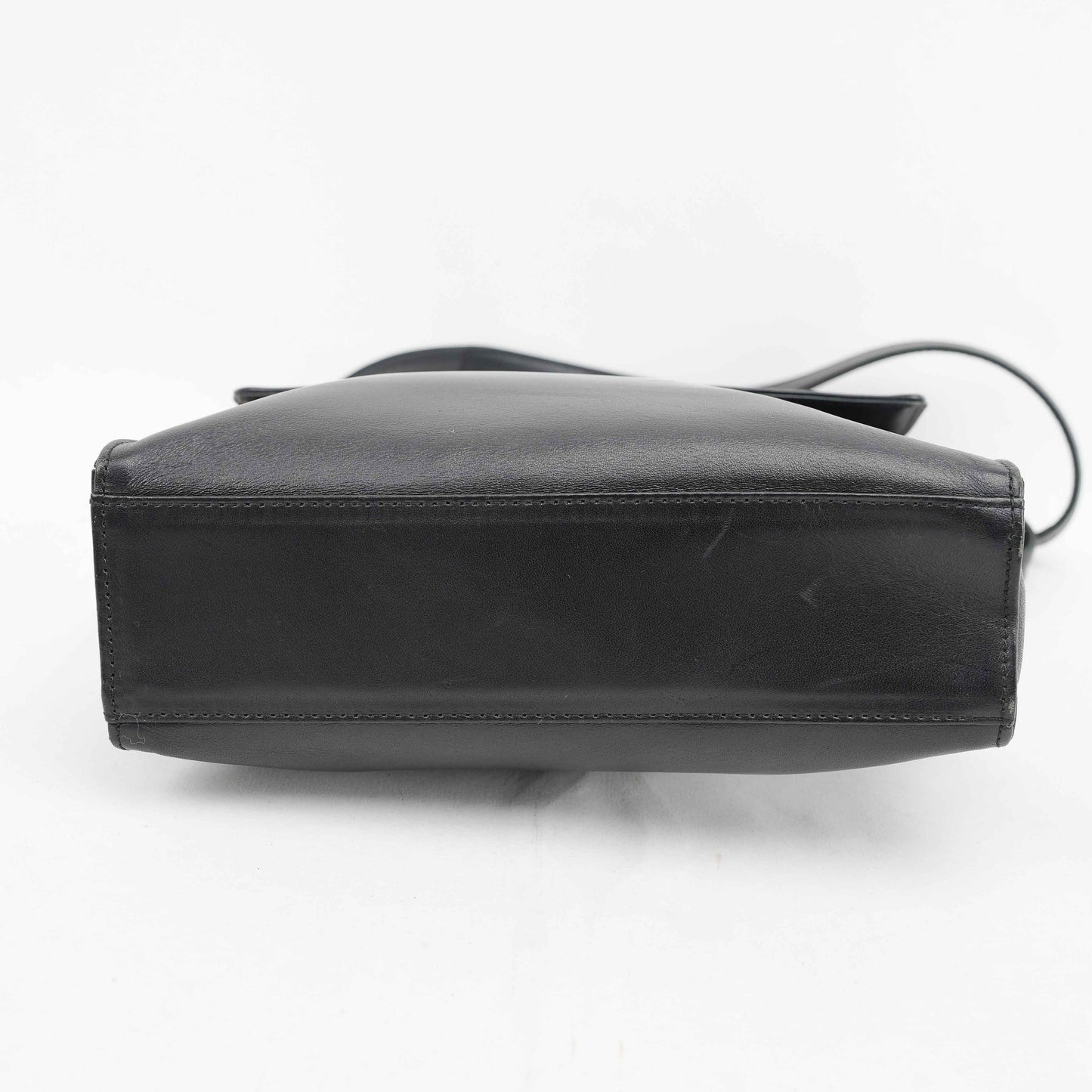 Valentino Garavani – Vintage Shoulder Bag in Black Leather