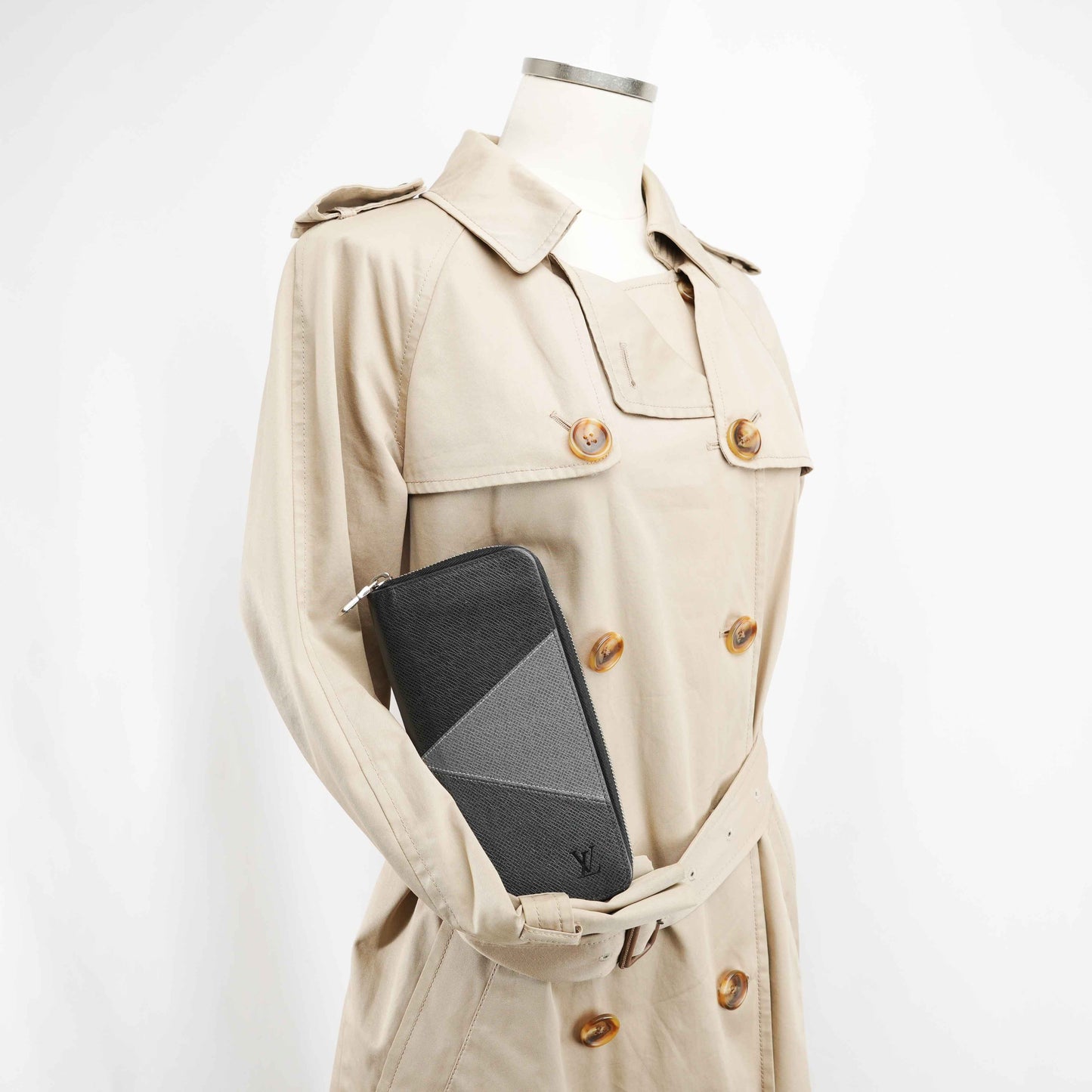 Authentic Louis Vuitton - Zippy Long Wallet in Graphite Grey Taiga Leather