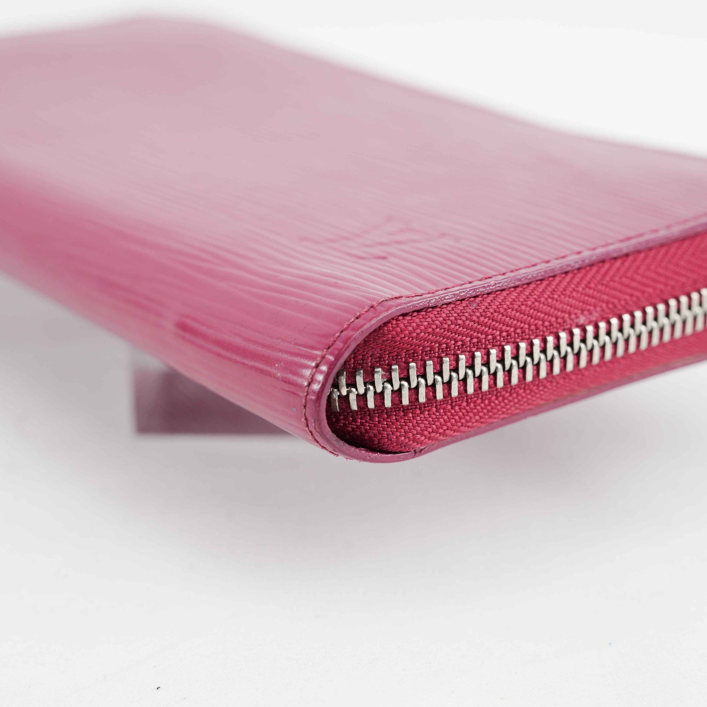 Louis Vuitton Zippy Wallet in Fuchsia Epi Leather