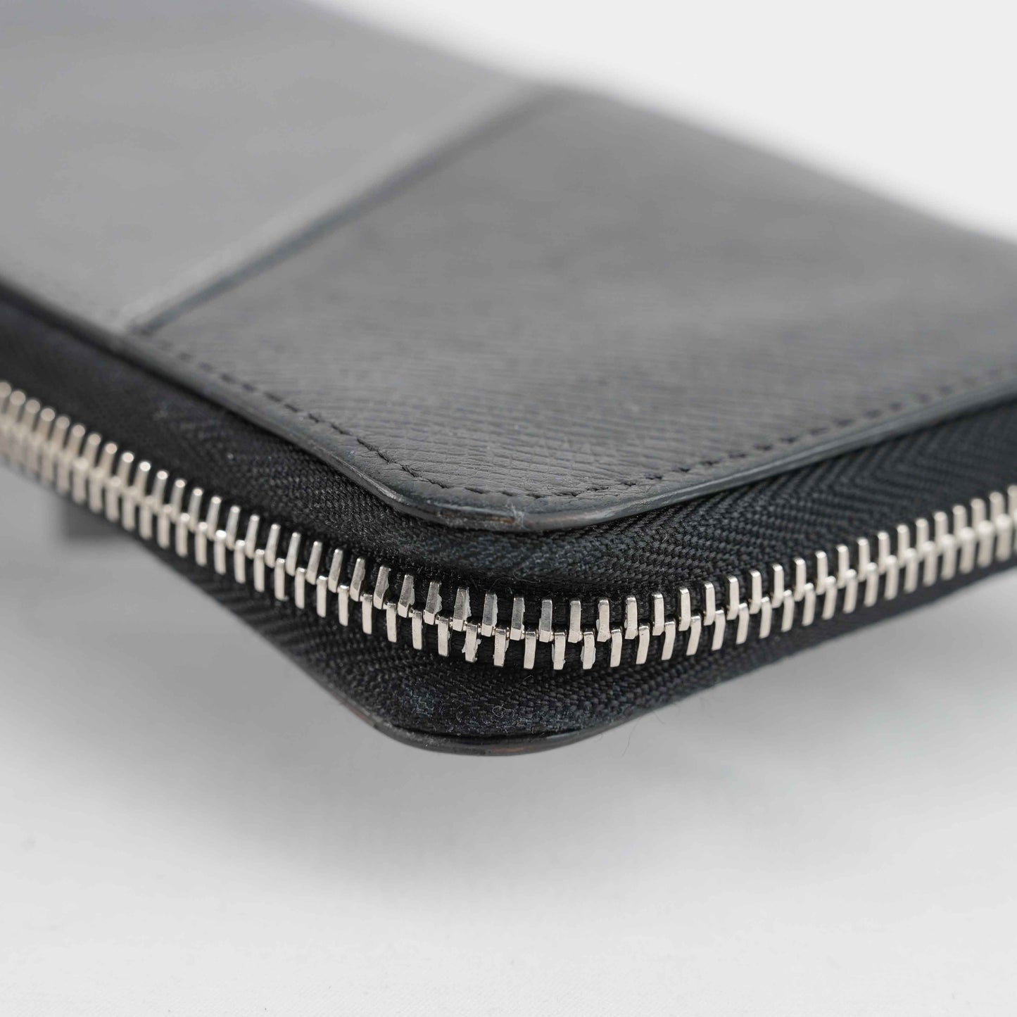 Authentic Louis Vuitton - Zippy Long Wallet in Graphite Grey Taiga Leather