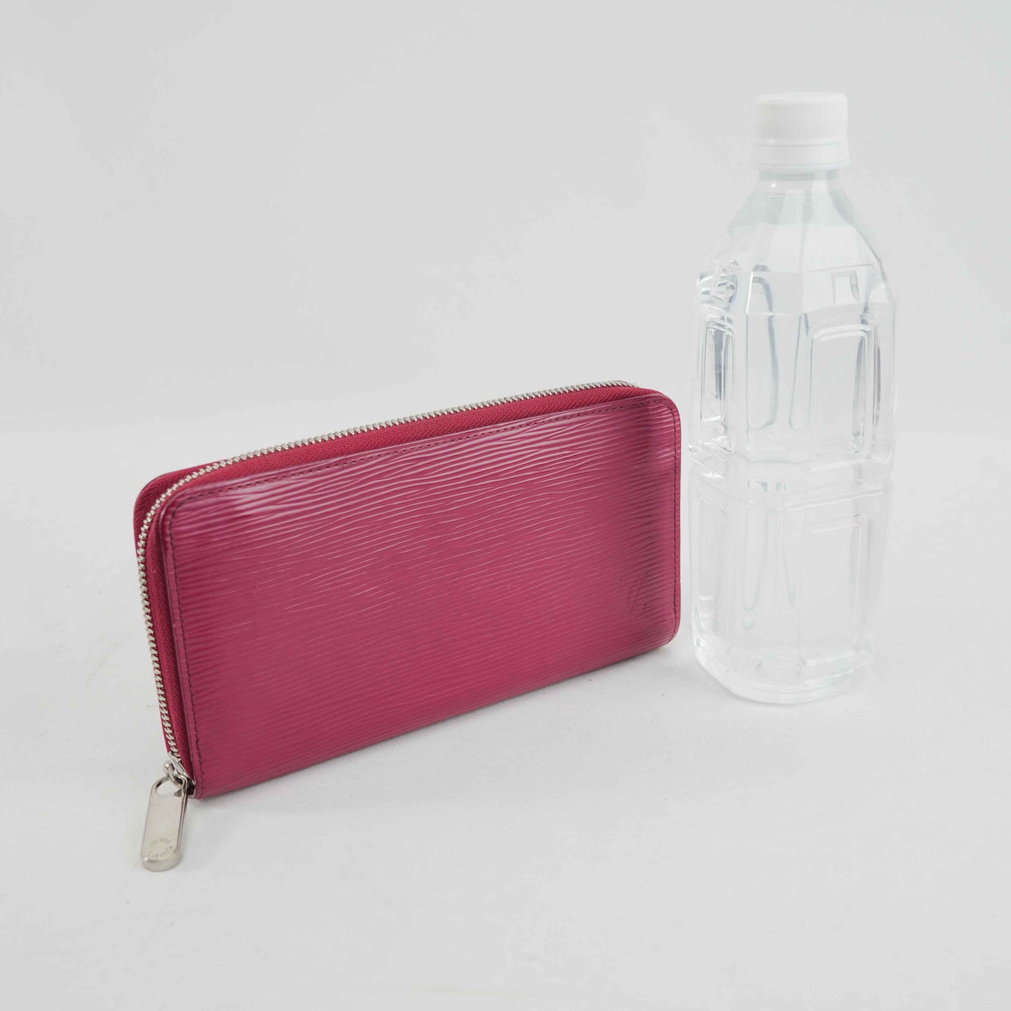 Louis Vuitton Zippy Wallet in Fuchsia Epi Leather