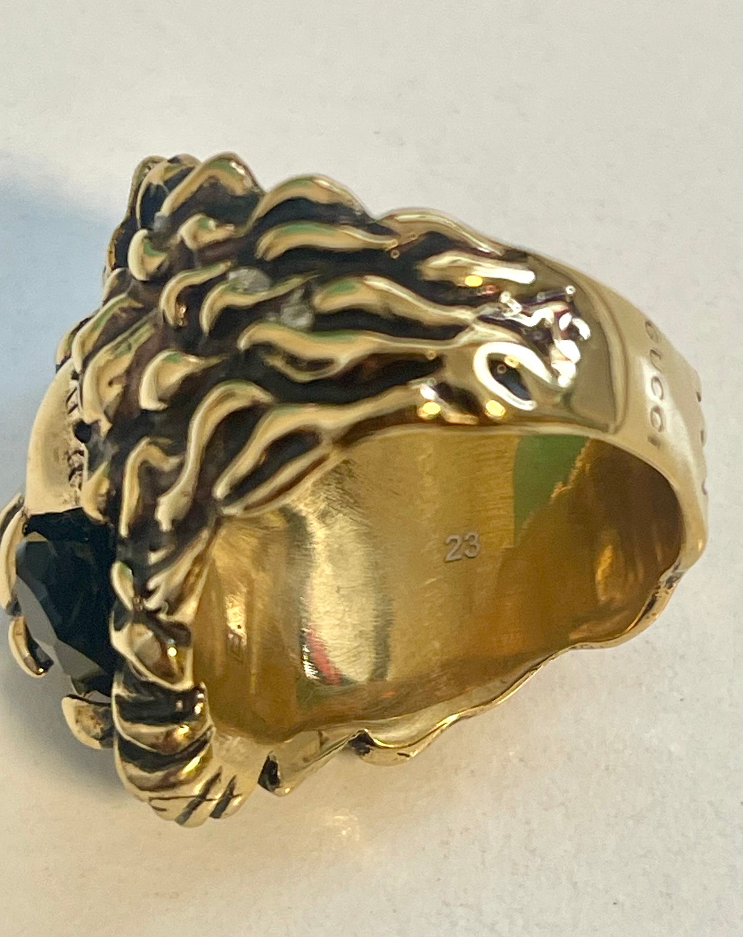 Authentic Gucci Lion Head Motif Black Crystal Ring In Gold & Black