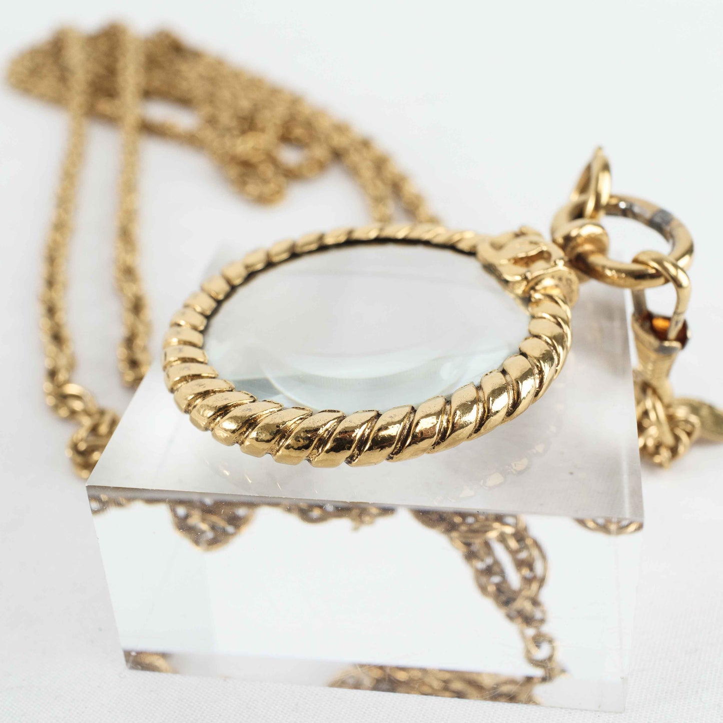 Vintage Chanel Gold lined Chain Loupe Magnifying Glass Pendant Necklace