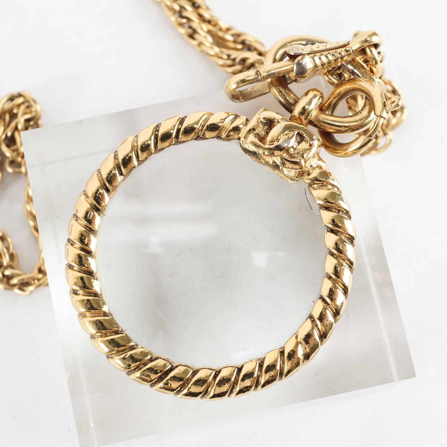 Vintage Chanel Gold lined Chain Loupe Magnifying Glass Pendant Necklace