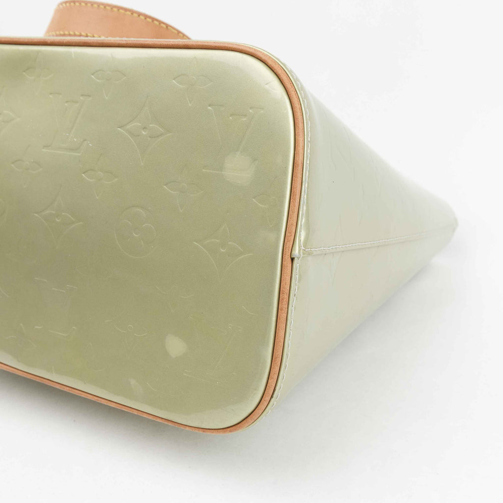 Authentic Louis Vuitton Vernis Reade