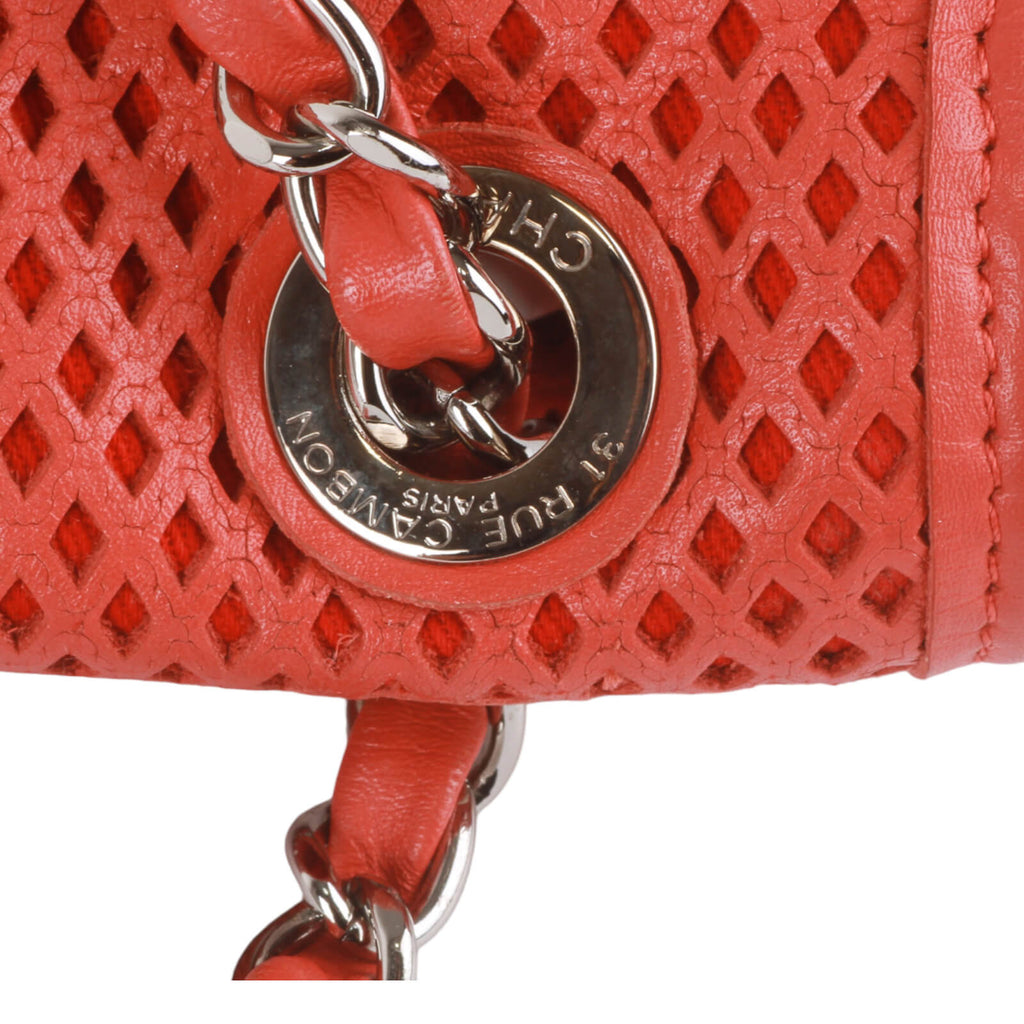 Authentic Chanel red leather Matelassé chain shoulder bag