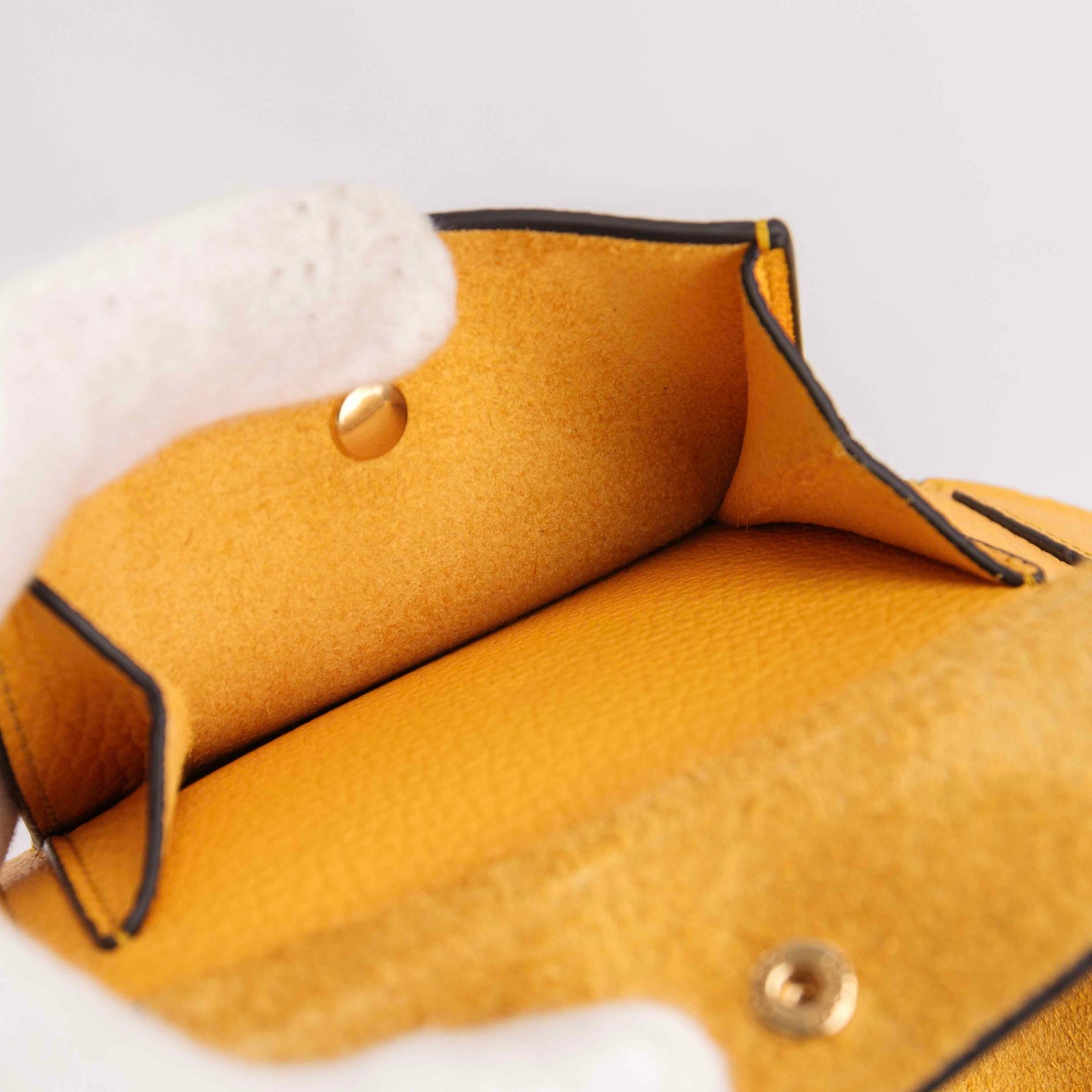 Gucci Logo Bi-fold Leather Wallet - Japan exclusive