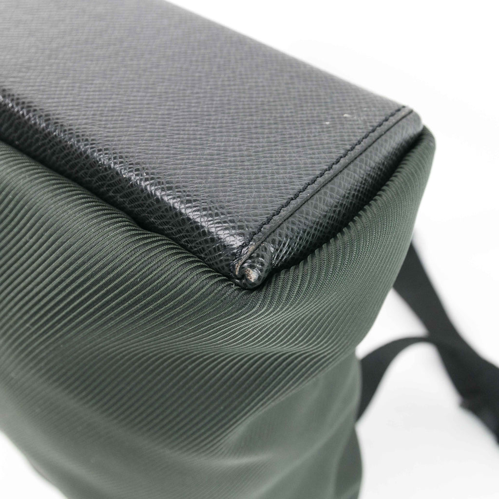 Louis Vuitton Taiga Leather District PM Messenger Bag