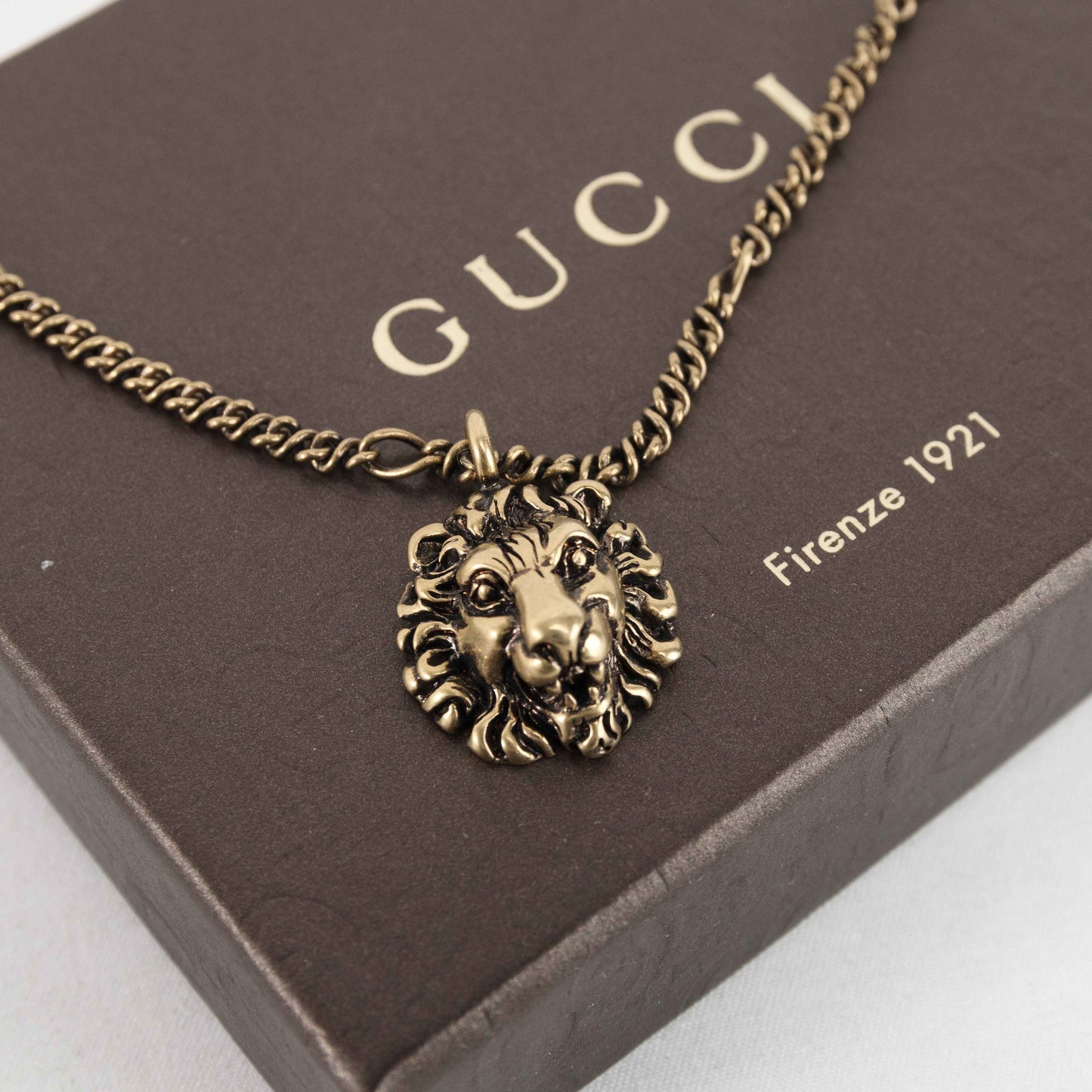Gucci Lion Head Necklace – Antique Gold-Tone Pendant Chain