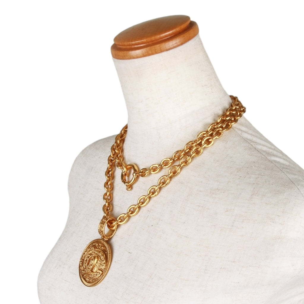 Authentic Chanel chain CC pendant Gold tone necklace