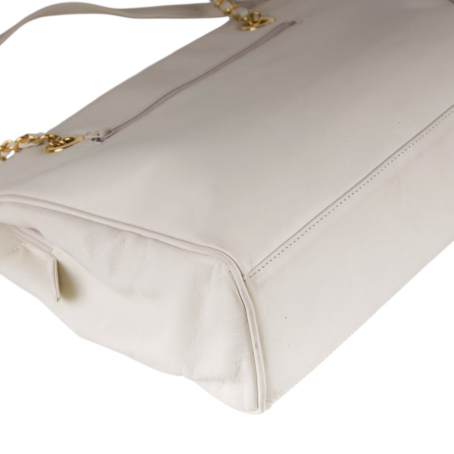 Vintage Moschino heart shape quilted calfskin Gold chain purse