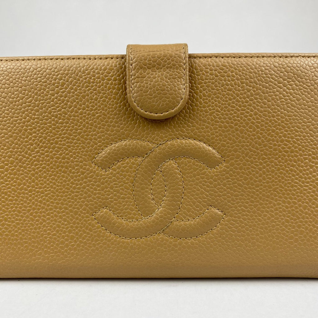 Authentic Chanel - Caviar Skin Bifold - Wallet