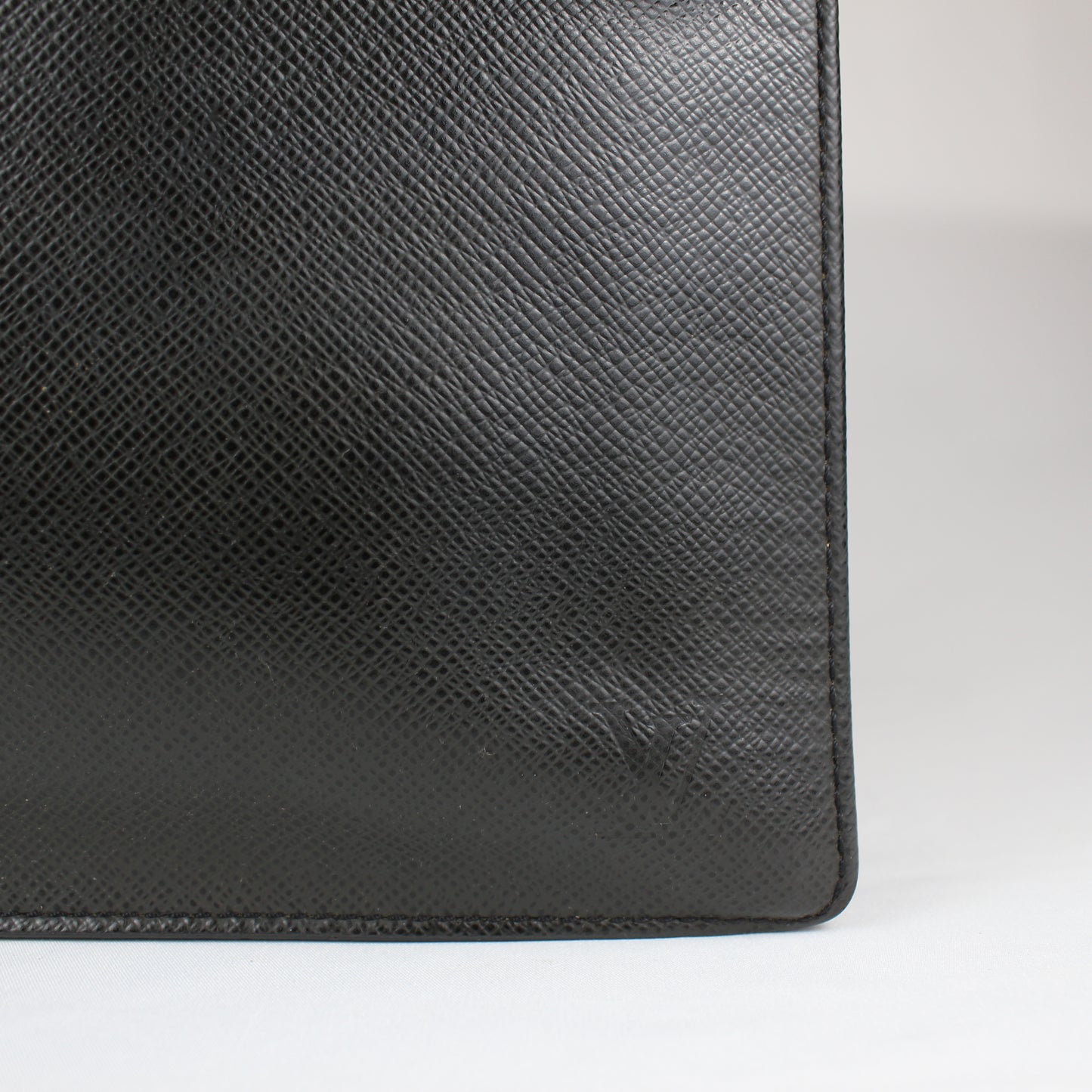 Louis Vuitton Taiga Leather Robusto 1 Briefcase – Black