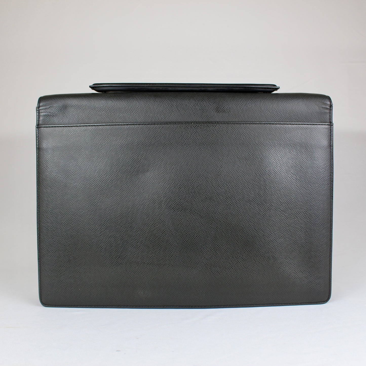 Louis Vuitton Taiga Leather Robusto 1 Briefcase – Black