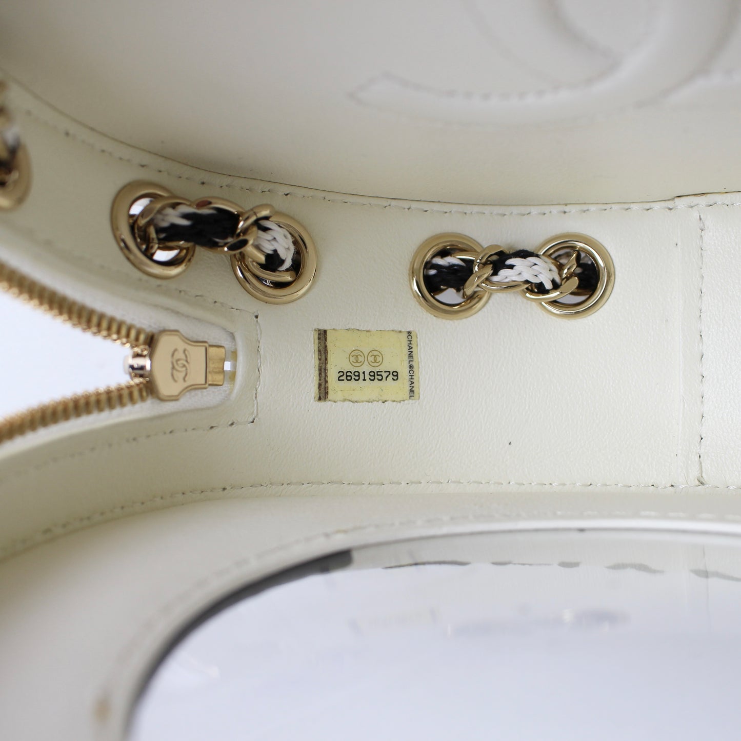 Chanel Cruise Collection “La Pausa” Lifesaver Round Crossbody Bag – White & Black Lambskin – ca. 2019