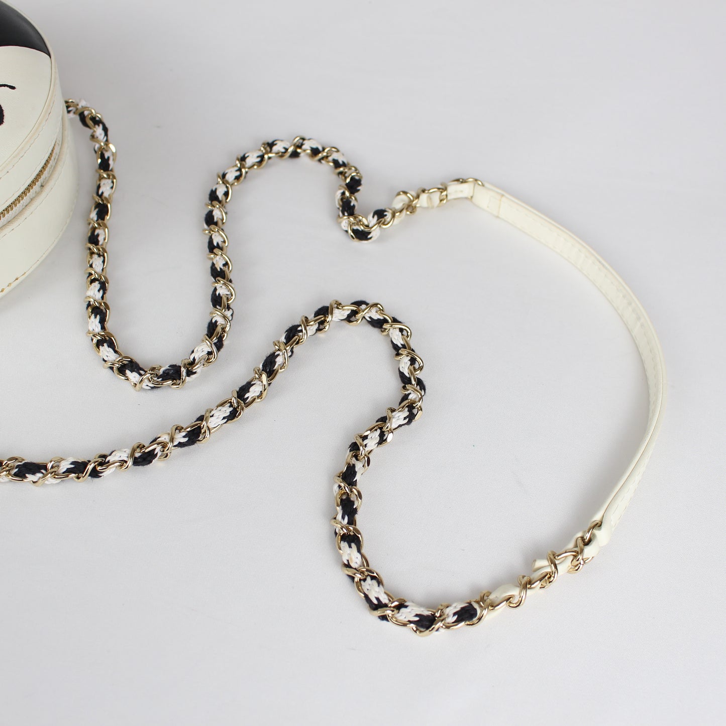 Chanel Cruise Collection “La Pausa” Lifesaver Round Crossbody Bag – White & Black Lambskin – ca. 2019