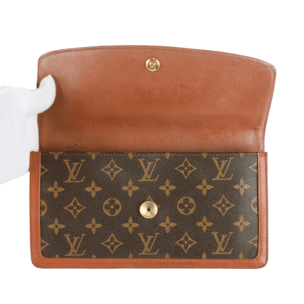 Authentic Louis Vuitton Monogram Pochette Dame 26