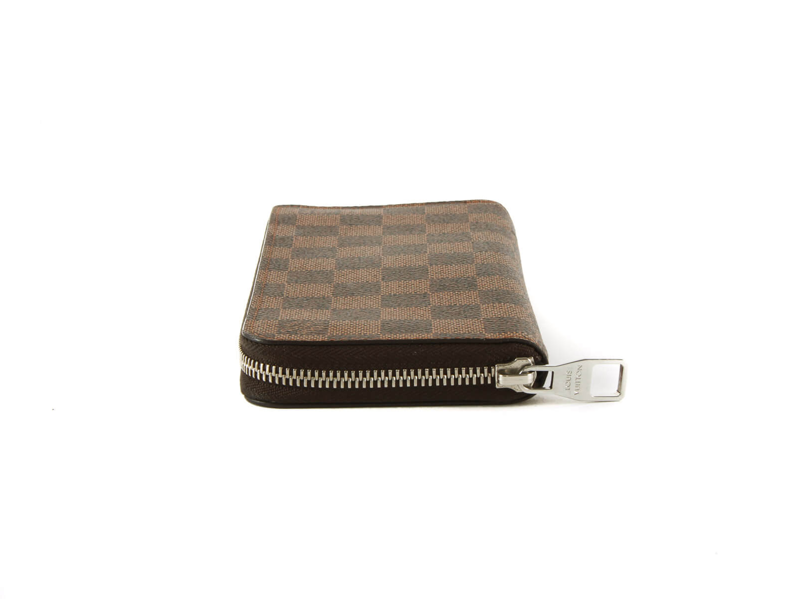 Louis Vuitton Taiga Leather Vertical Zippy Wallet (SHF-AVhu7F) – LuxeDH