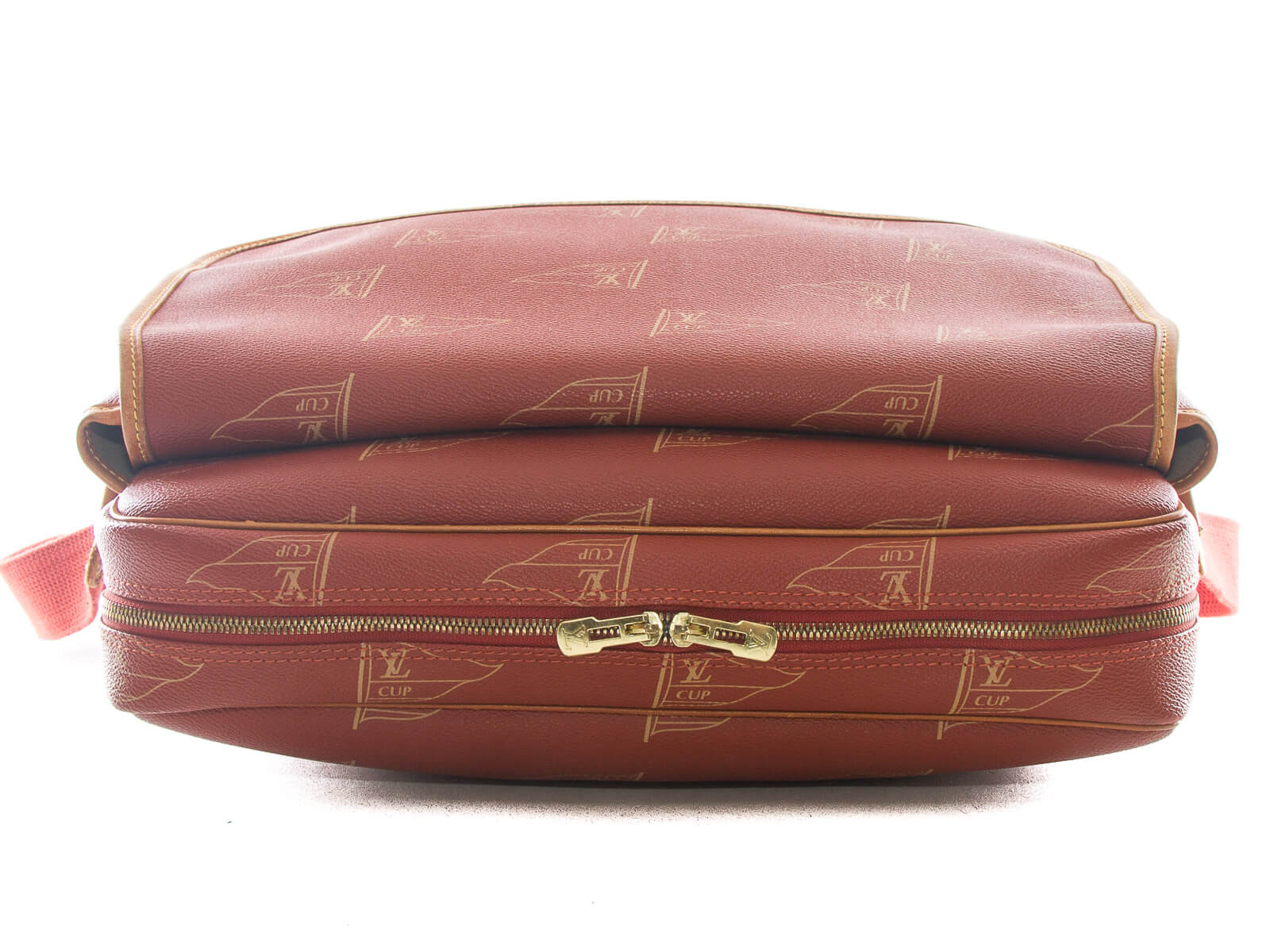 Calvi cloth satchel Louis Vuitton Red in Cloth - 22721310