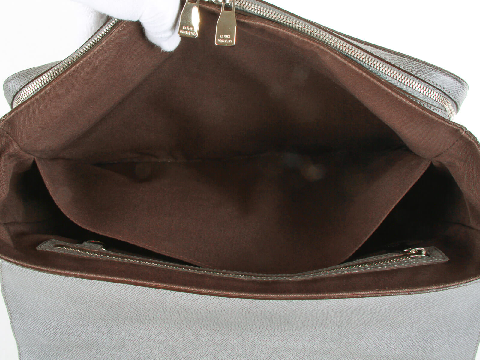 LOUIS VUITTON Taiga Slim Briefcase Shoulder Bag Leather M30810 90190294