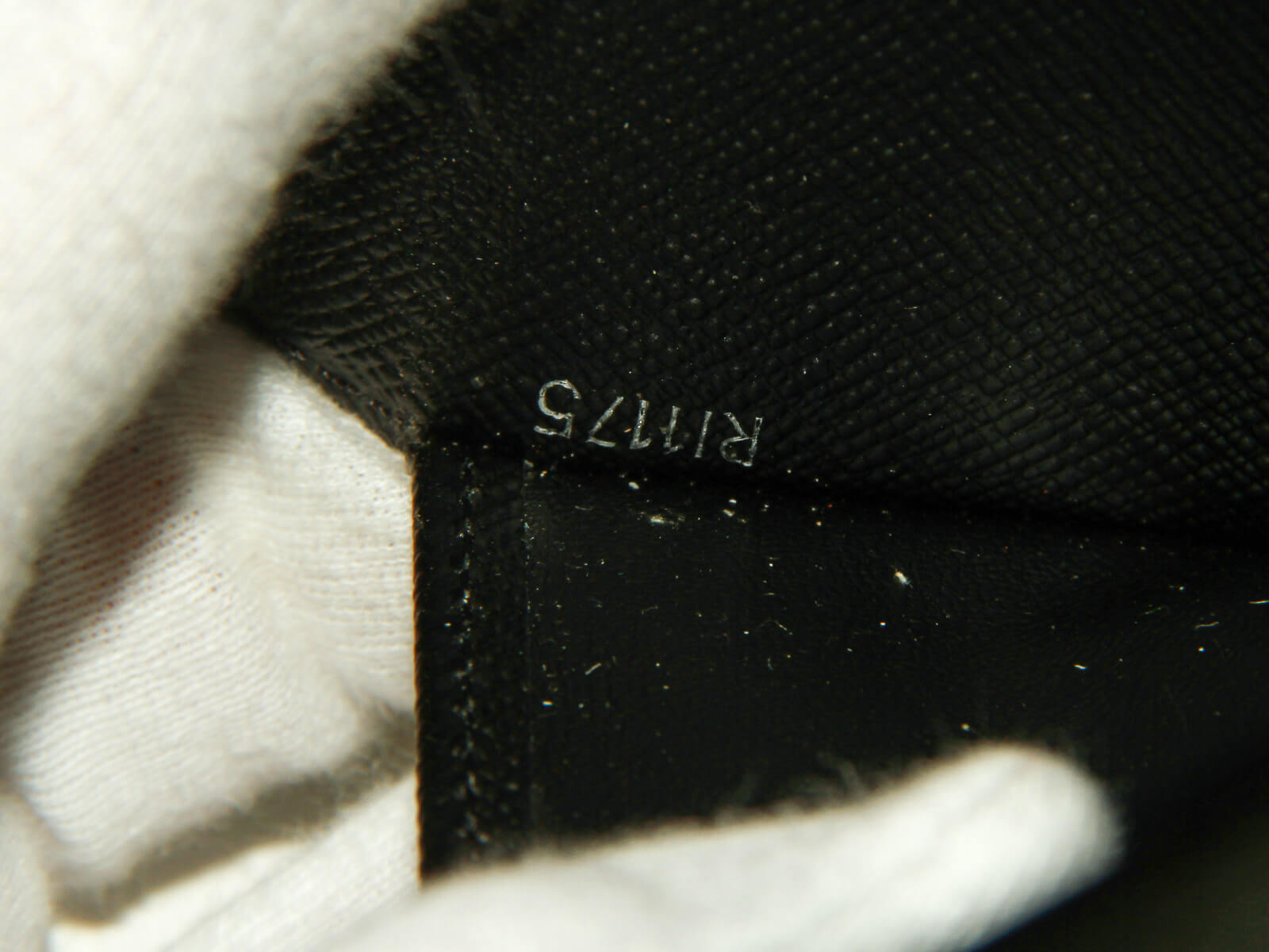 NEW Louis Vuitton Epi Leather Agenda Cover W/Tiffany & Co. Pen – KMK Luxury  Consignment
